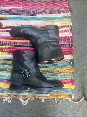 FRYE NATALIE ENGINEER SHORT